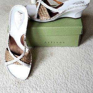 Clark's Sandal White/Bronze trim, leather, 2" wedge.